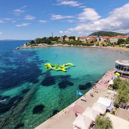 With A Parking Space - 11690 アパート