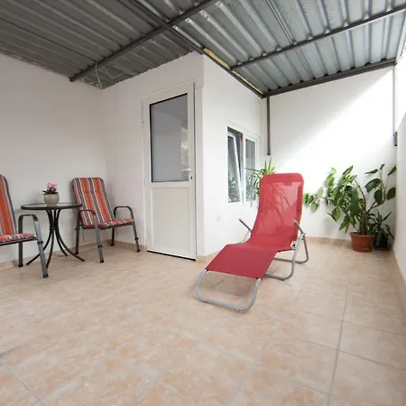 With A Parking Space - 11690 * Split